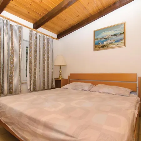 Pet Friendly In * Čara