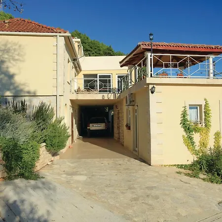 Gorgeous In With Outdoor Swimming Pool Holiday home Cara